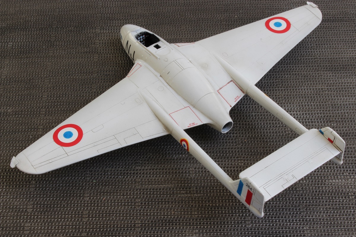 [Special Hobby] [Amodel] 1/72 - de Havilland Vampire Mk.1 - Déclinaison des décorations Armée de l'Air. Le quatrème Mk.1 est en route ! - Page 2 F4ib