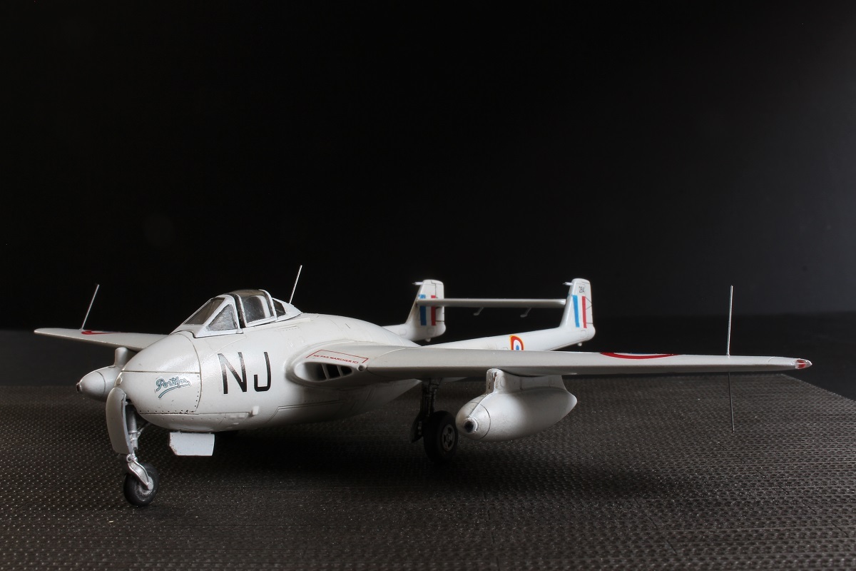 De Havilland Vampire Mk 1 - Kits Special Hobby et Amodel 1/72. Déclinaison des décorations Armée de l'Air. Le Mk1 bicolore est FINI ! - Page 2 Kkeh