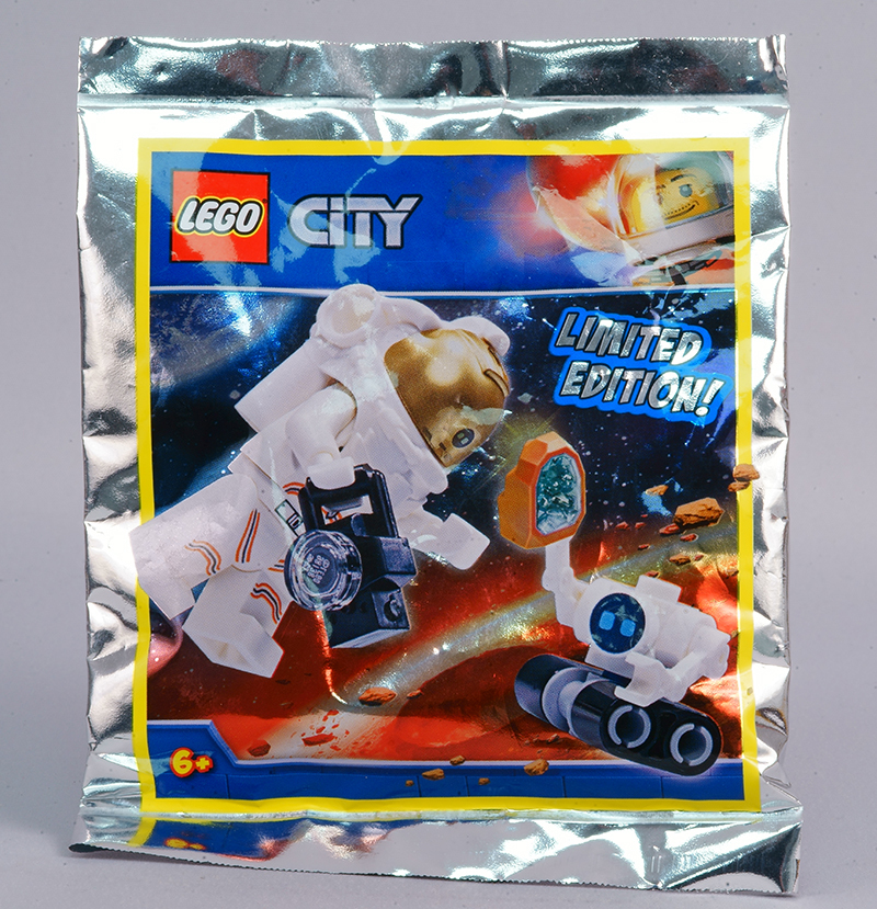 LEGO® CITY/ SPACEPORT/ 951908/ ASTRONAUT WITH ROBOT/ LIMITED EDITION/ NEW FOIL