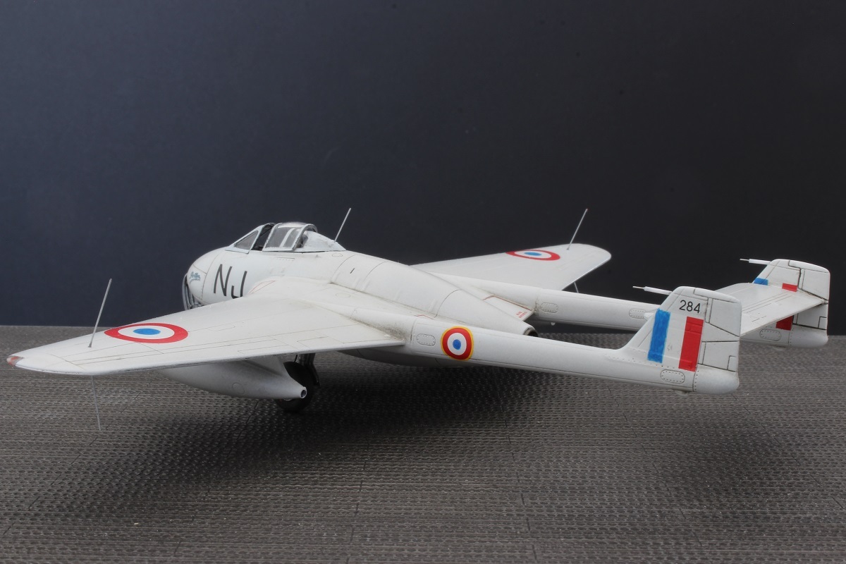 [Special Hobby] De Havilland Vampire Mk 1 - 1/72  R2y2