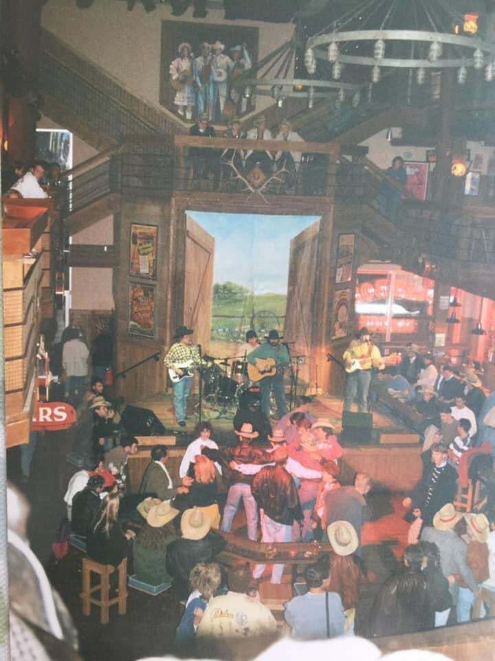 Billy Bob's Country Western/ La Grange  (Disney Village)  - Page 12 Qrz9