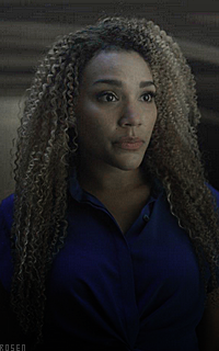 Emmy Raver-Lampman 64x1