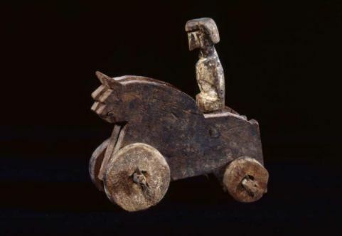 Figurine en bois d'un cavalier sur roulette - Egypte ancienne