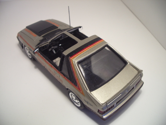 mustang pace car 1979 TARGA de chez mpc au 1/25.  Cpwa