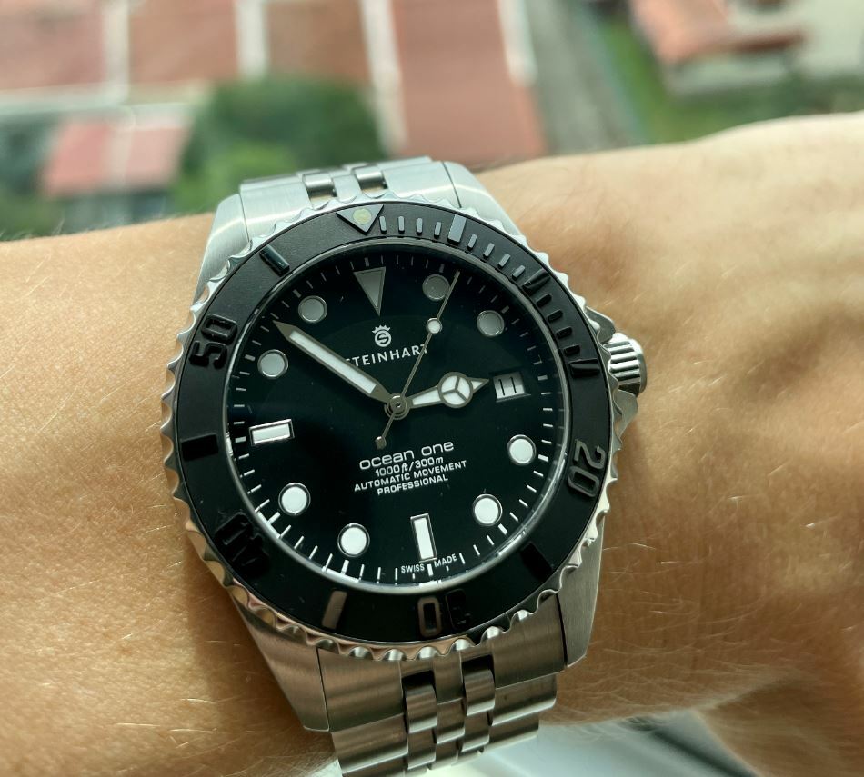 Le club des incontournables amateurs férus d'horlogerie et de Steinhart - tome 6 - Page 7 K0x9