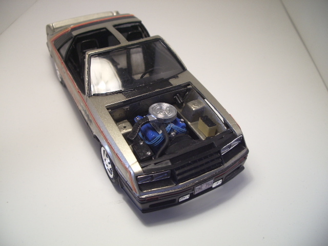 mustang pace car 1979 TARGA de chez mpc au 1/25.  - Page 2 Lfov