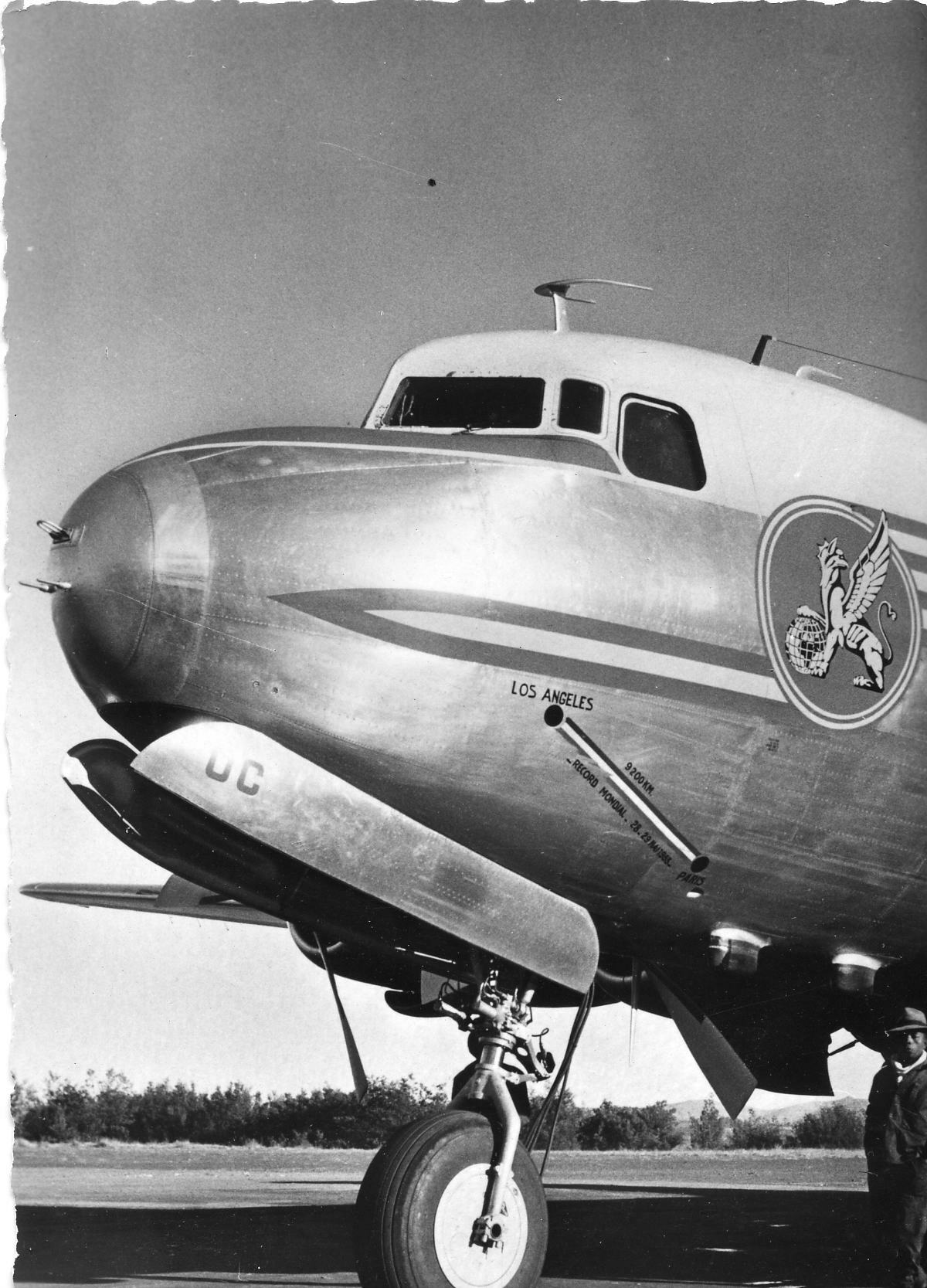 Douglas DC-6B Bombardier d'eau. Heller 1/72. Version UTA Industries, intégrateur de la version "pompier". Chantier peinture... Ihqg