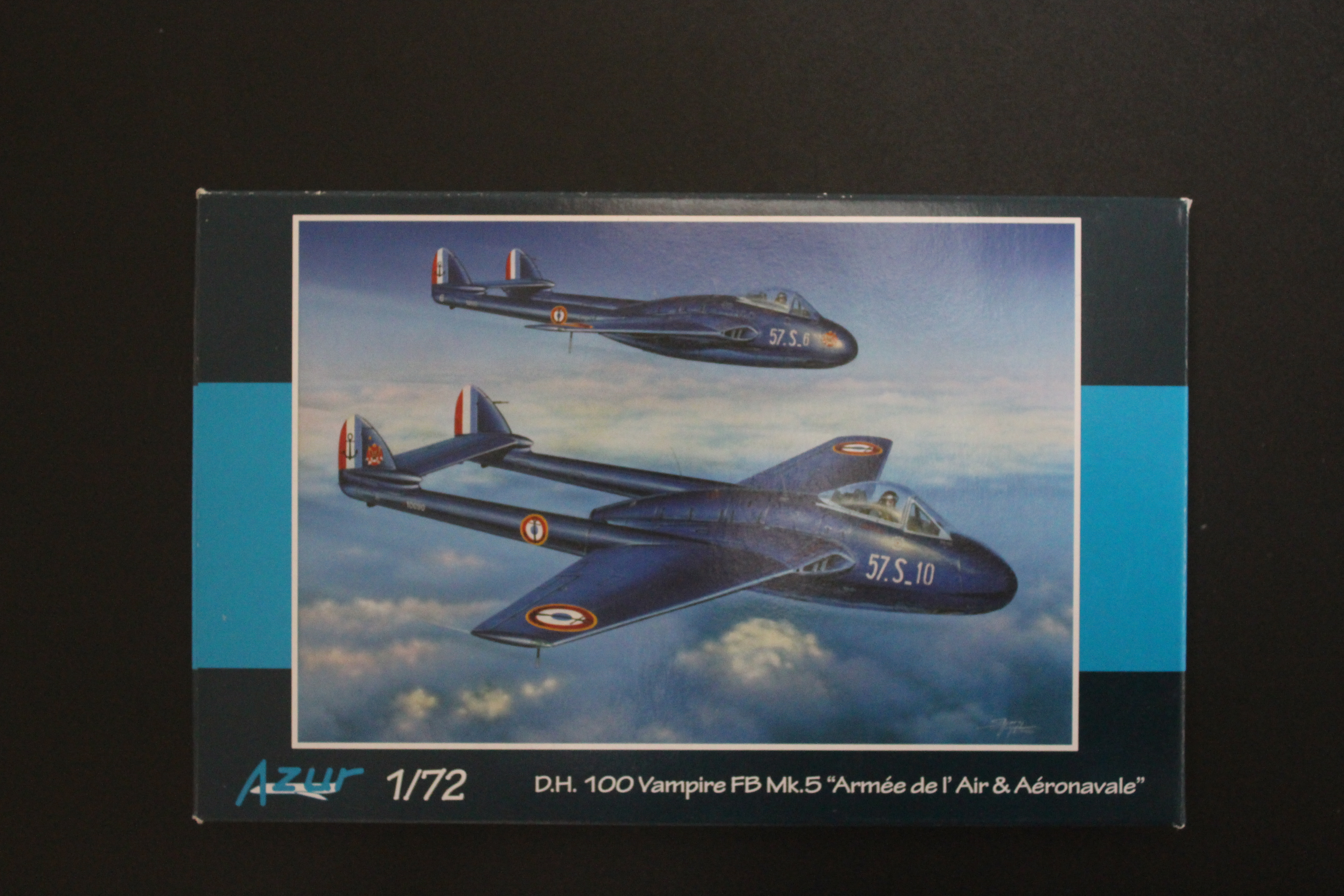 [Azur] 1/72 - De Havilland Vampire Mk.5 - Aéronautique Navale 57.S-1 Khouribga 1957 2qpw