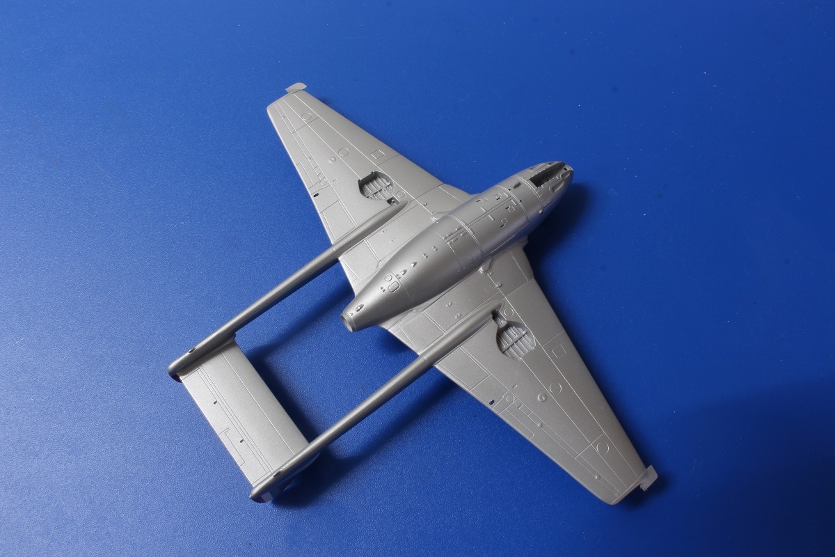 [Azur] 1/72 - De Havilland Vampire Mk.5 - Aéronautique Navale 57.S-1 Khouribga 1957 Ah7d