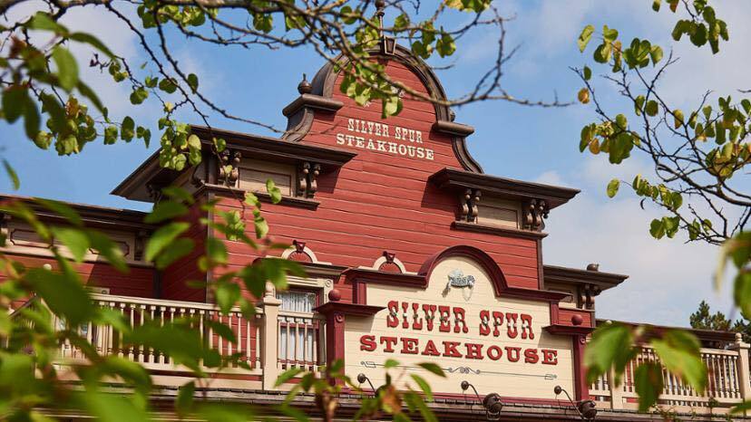 Silver Spur Steakhouse (Disneyland Parc) - Page 5 Fu41