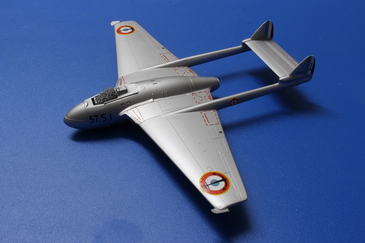 [Azur] 1/72 - De Havilland Vampire Mk.5 - Aéronautique Navale 57.S-1 Khouribga 1957 Fyxi