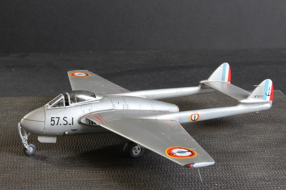 [Azur] 1/72 - De Havilland Vampire Mk.5 - Aéronautique Navale 57.S-1 Khouribga 1957 - Page 2 Hlvm