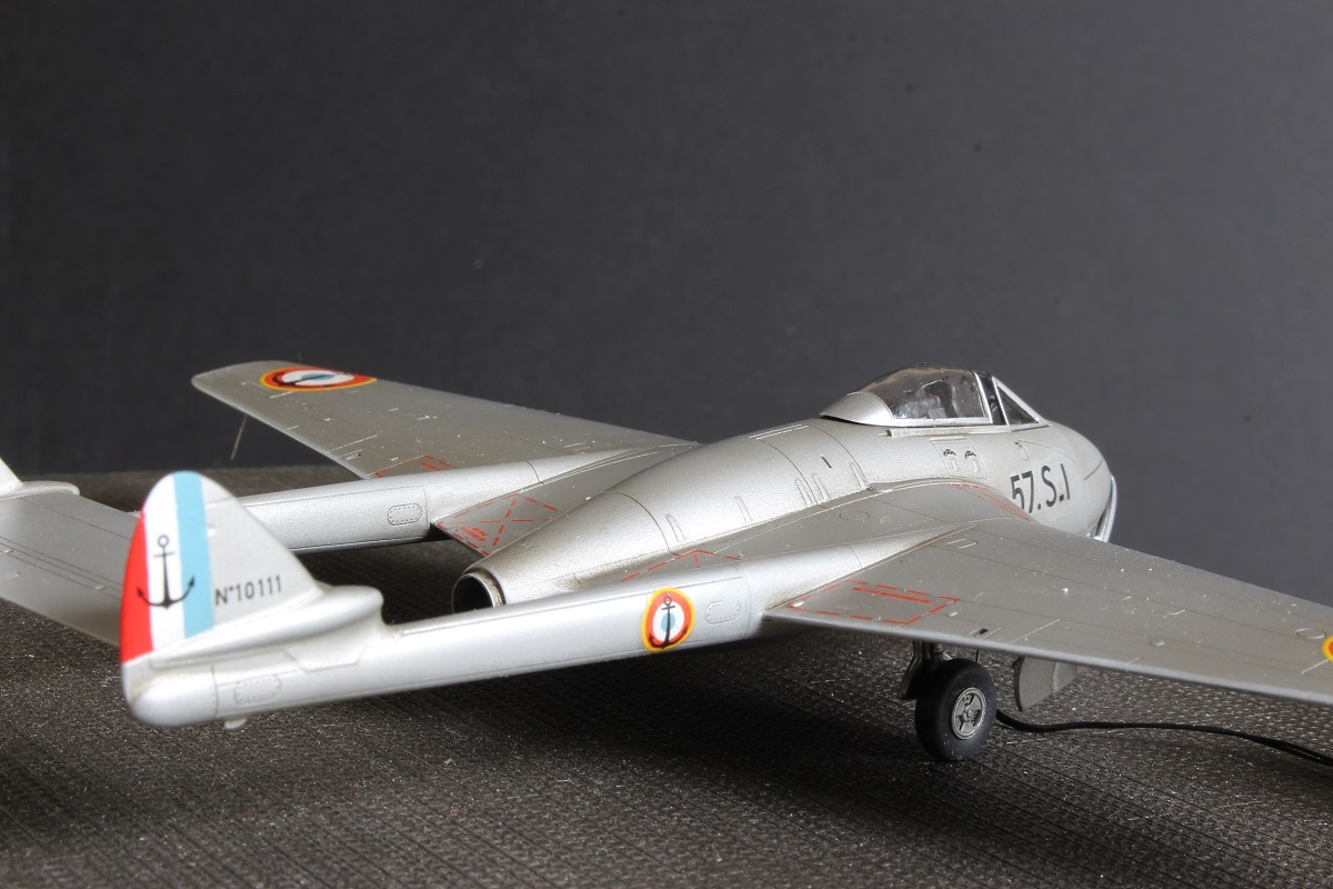 [Azur] De Havilland Vampire Mk 5 - 1/72  9g49
