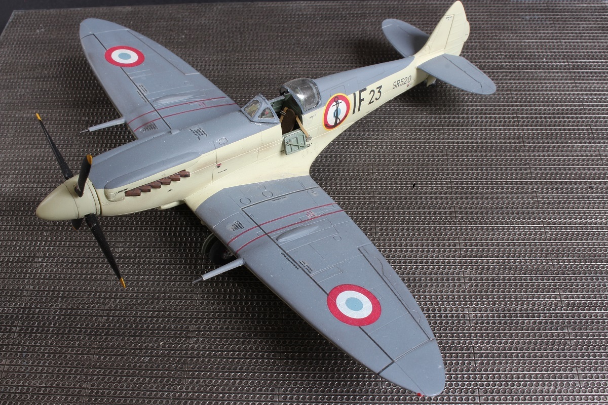 Seafire F XV Aéronautique Navale Revell 1/32 - Page 3 Rfkk