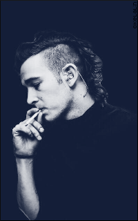 Matt Healy - 200*320 5l8t