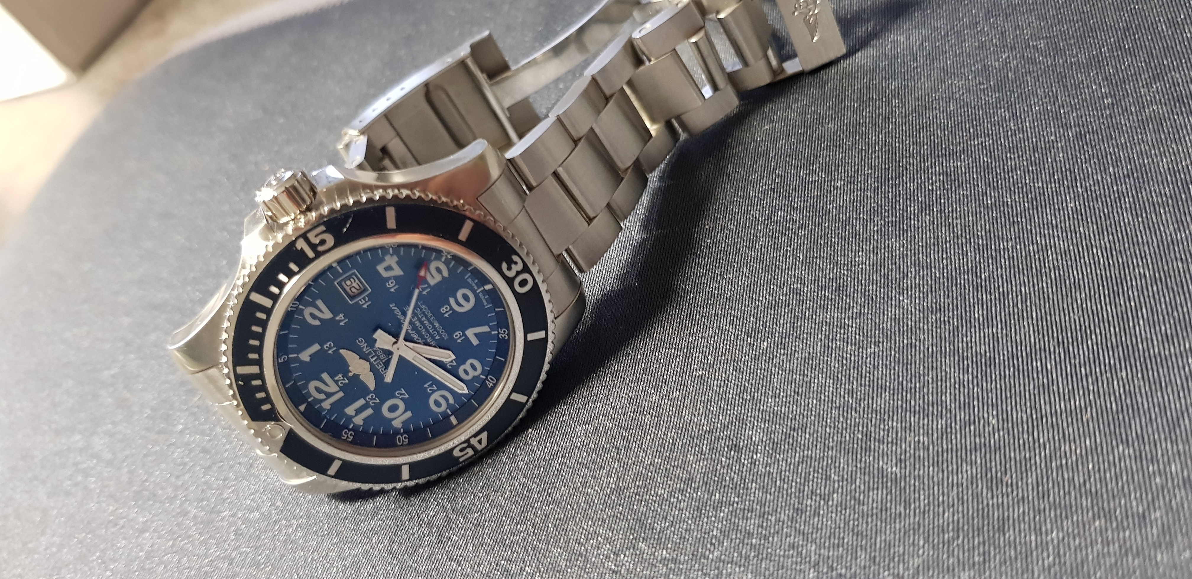 Choix Breitling superocean blanche ou noire Gzfj