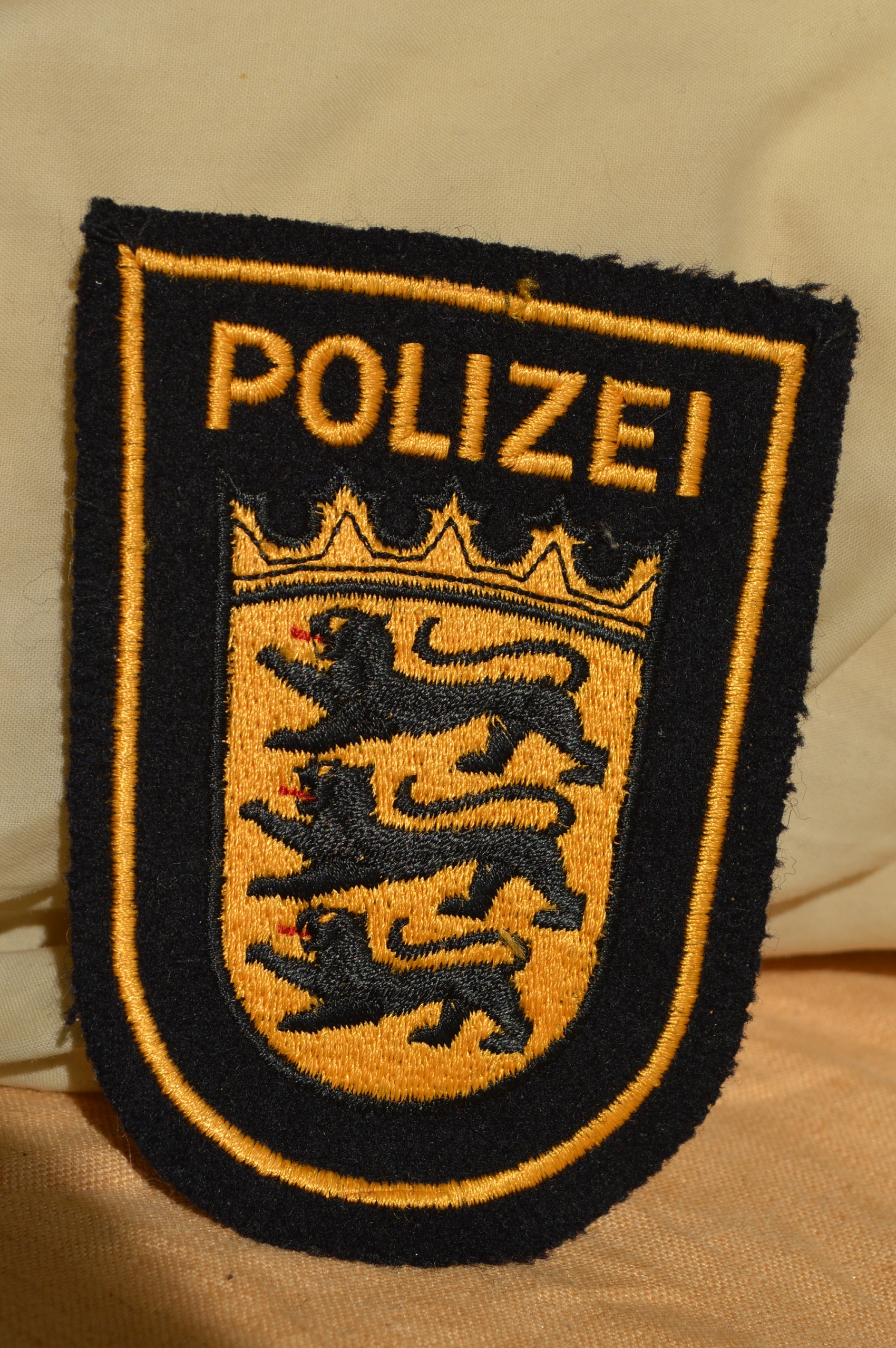 Quelques écussons de manche Polizei Post 45 et autres Ldos