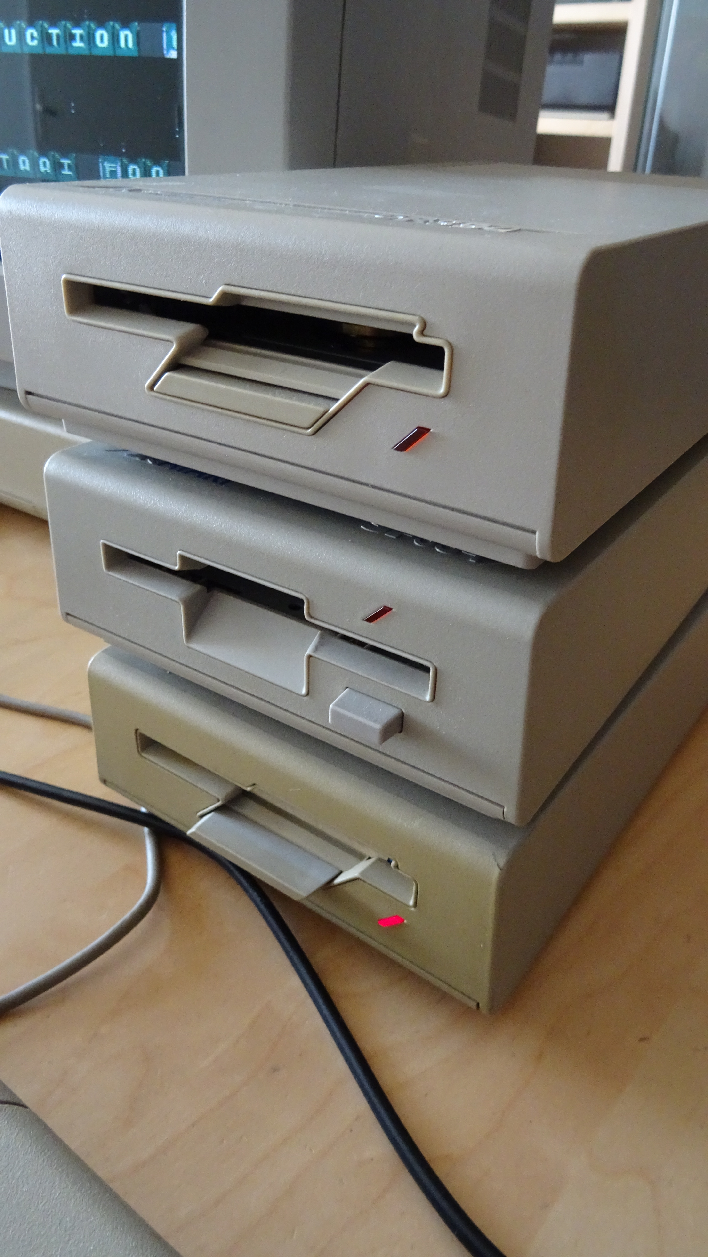 [TEST] Lecteurs disquettes externes SF354/SF314 - Atari ST Yqz7