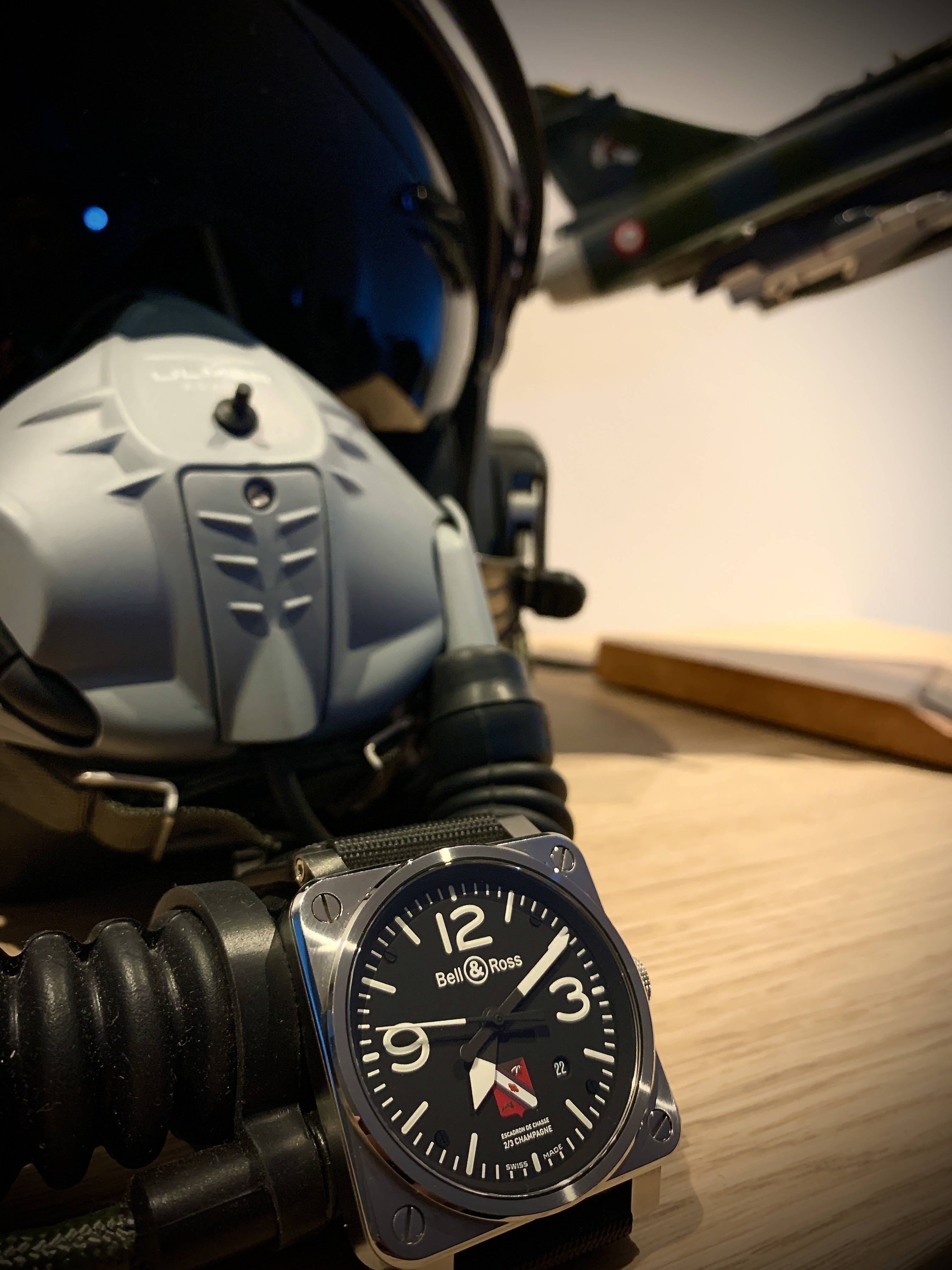 flieger - Feu de vos montres d'aviateur, ou inspirées du monde aéronautique - Page 19 Hohi
