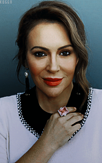 Alyssa Milano N1v9