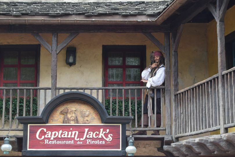 Captain Jack's - Le Restaurant des Pirates (ex- Blue Lagoon" (Disneyland Parc)  - Page 11 Vvsq