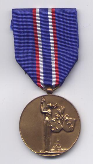 Médailles Forces françaises en Allemagne et en Autriche 7xtv