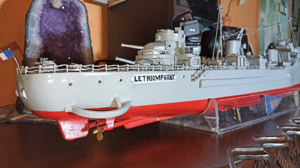 Contre torpilleur Triomphant (maquette +70 ans en restauration) 1wf3