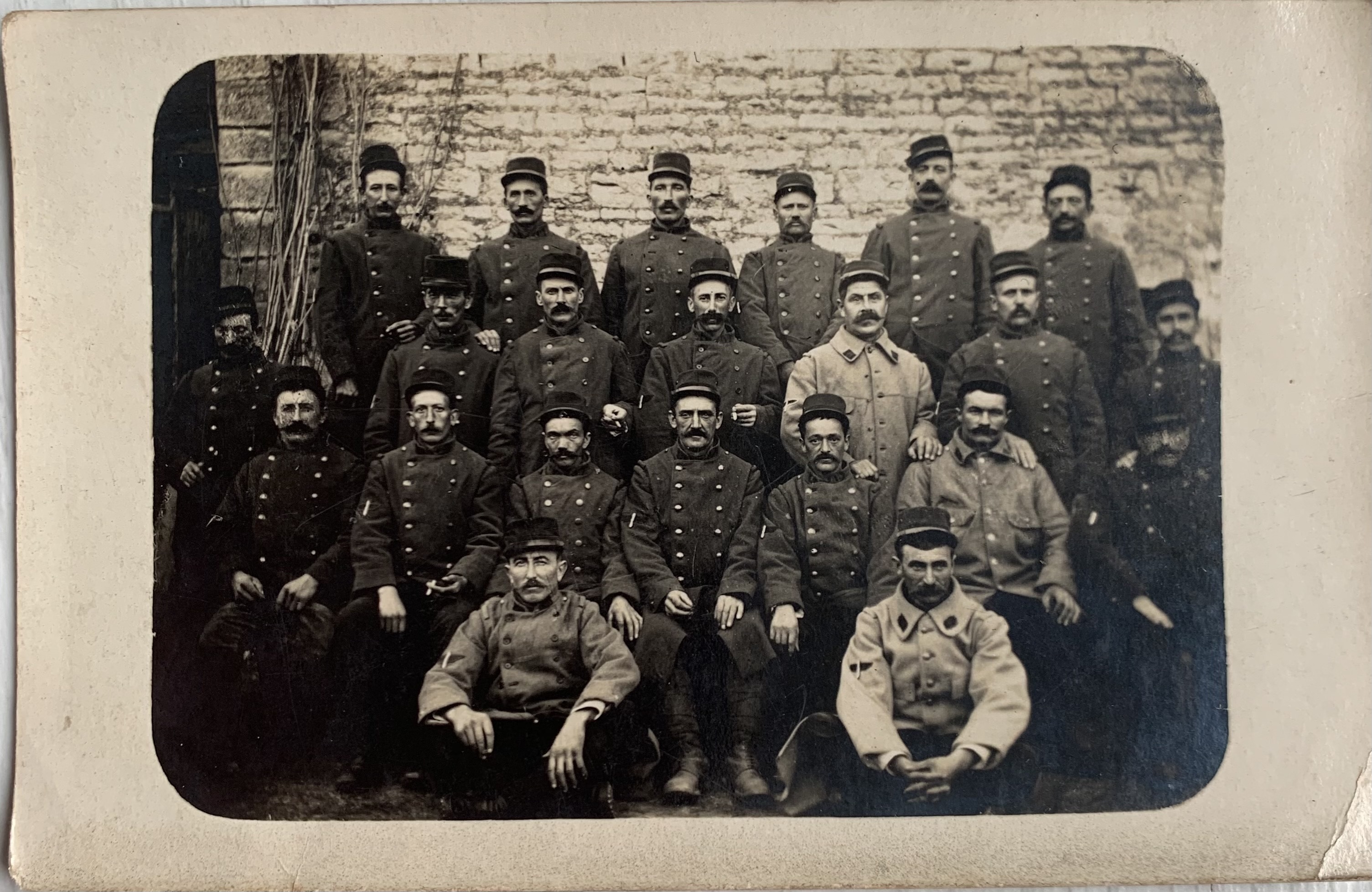 (M) carte photo groupe aérostation / aviation insigne de spécialité VENDUE 8krn