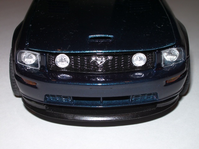 ford mustang GT 2005 de chez revell au 1/25 custom . 24wh