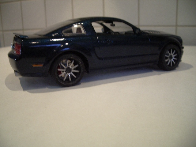 ford mustang GT 2005 de chez revell au 1/25 custom . Z9rx