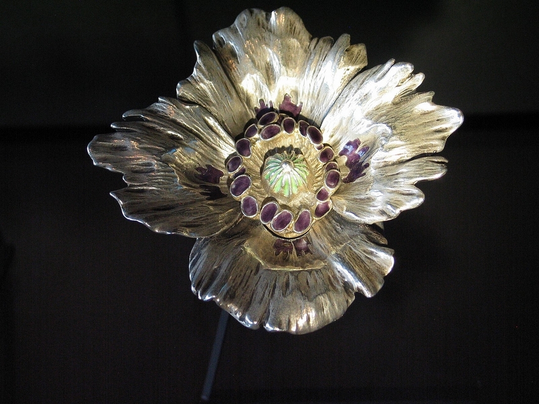 Epingle à chapeau Lalique. D6qf