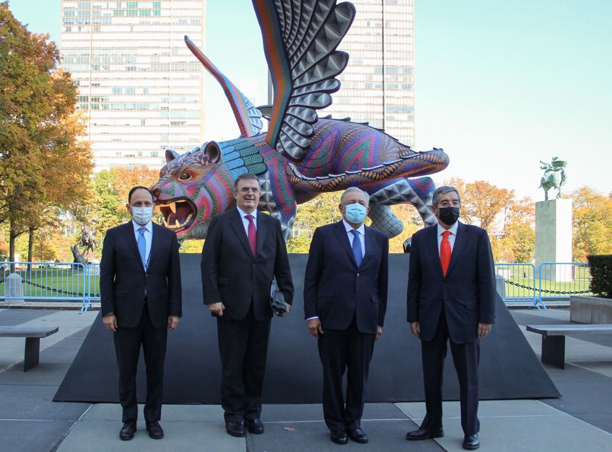 Une nouvelle statue à l'ONU. "Un gardien de la paix et de la sécurité" 5wp6