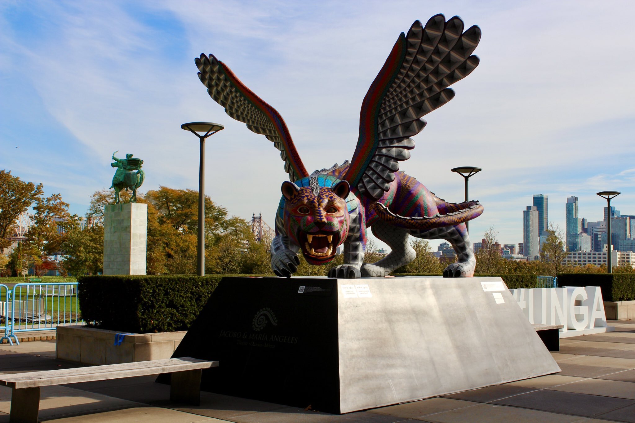 Une nouvelle statue à l'ONU. "Un gardien de la paix et de la sécurité" Pa33