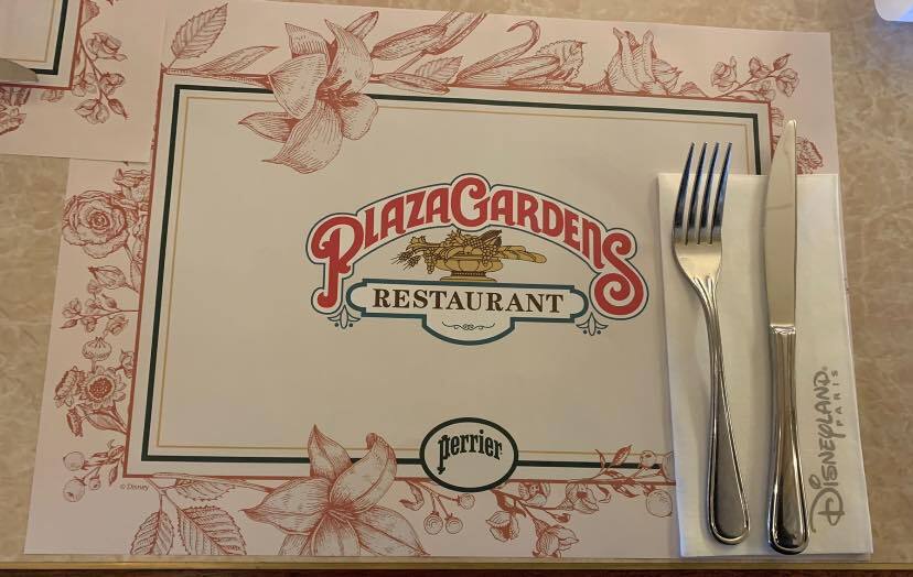 Plaza Gardens Restaurant (Disneyland Parc) - Page 11 1whg