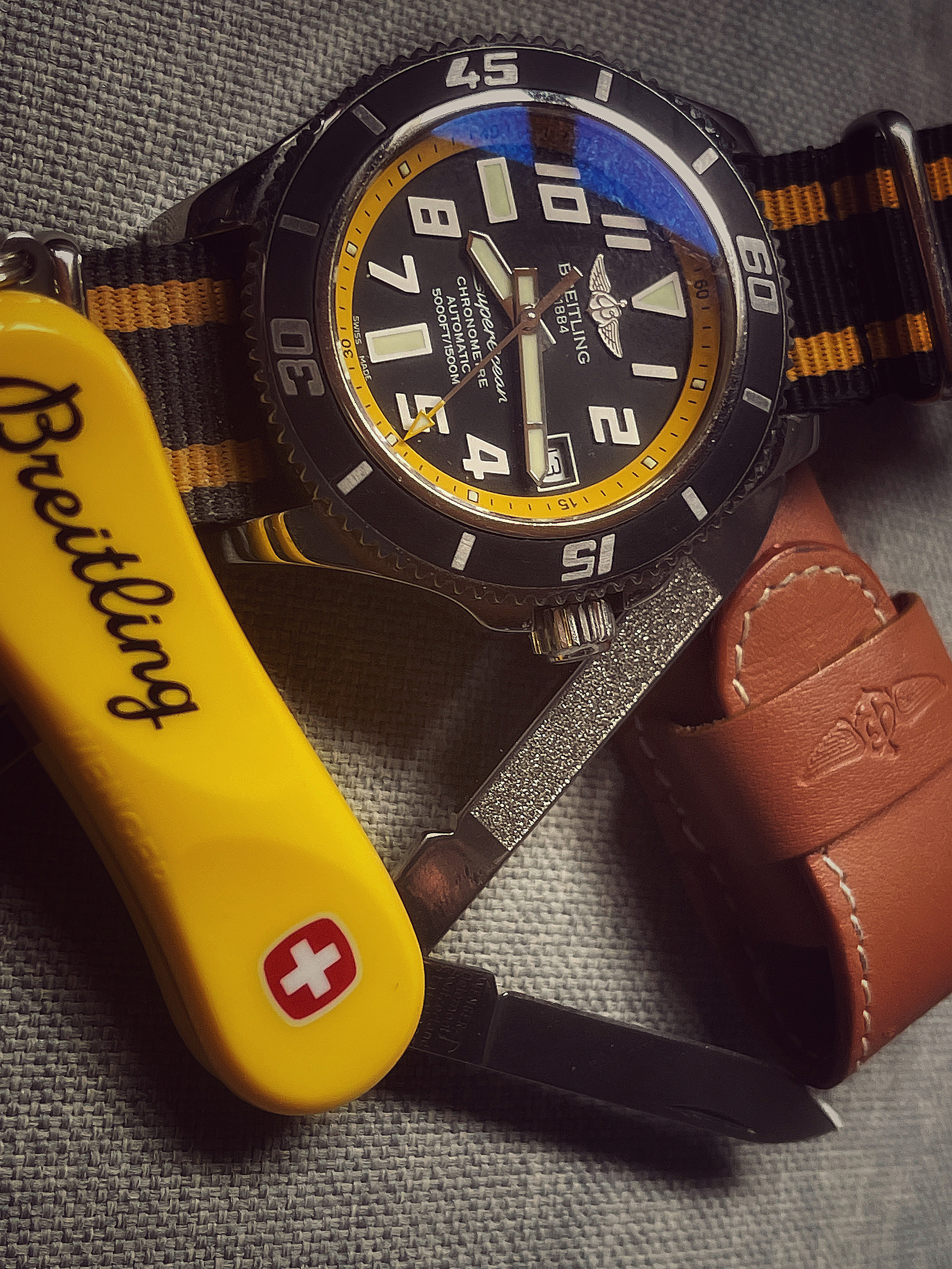 Breitling et couteaux de poche - Page 9 Ja9y