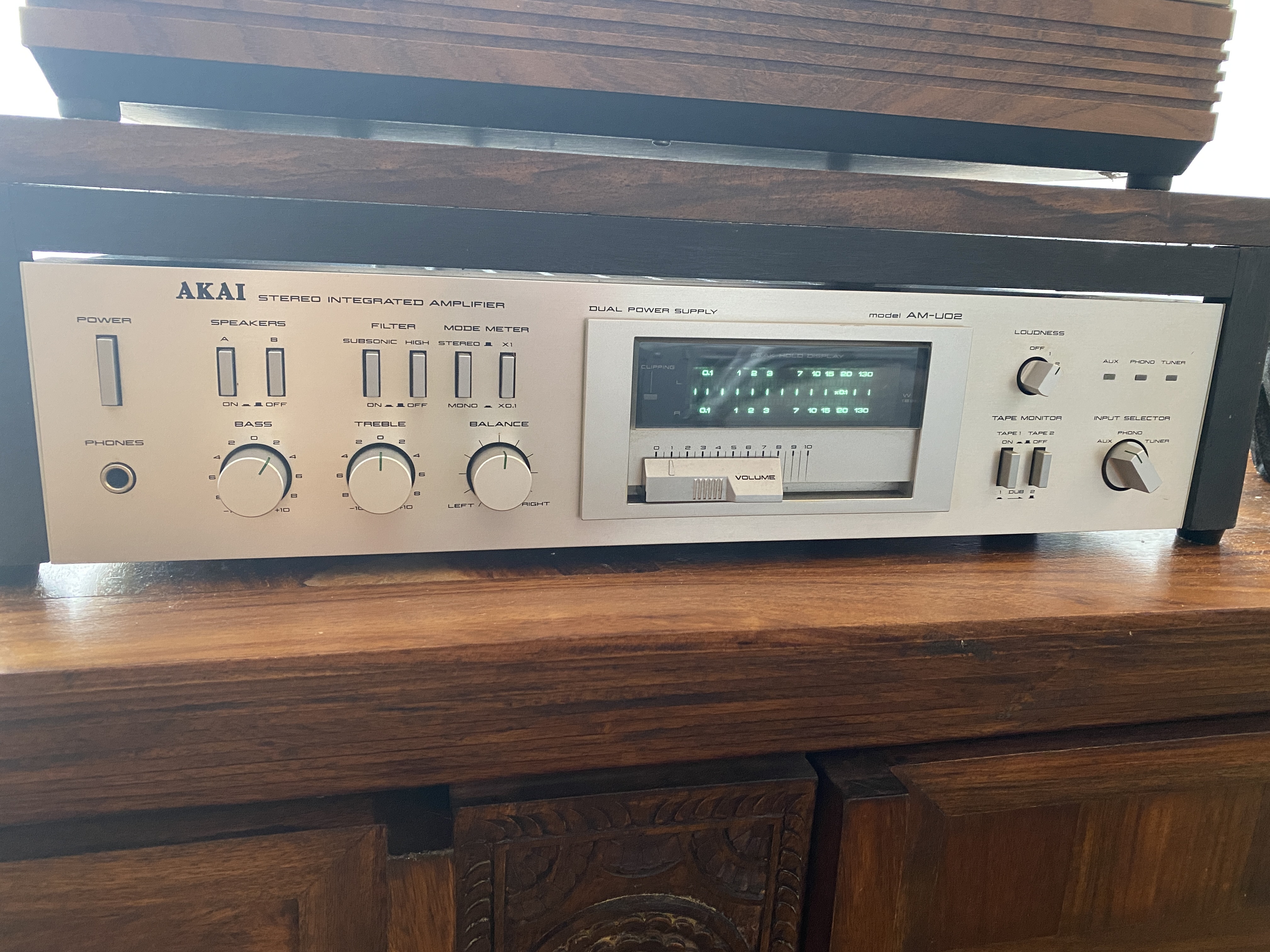 Problème : Ampli intégré Akai AM-U02 (70's) - Enceintes et Musiques