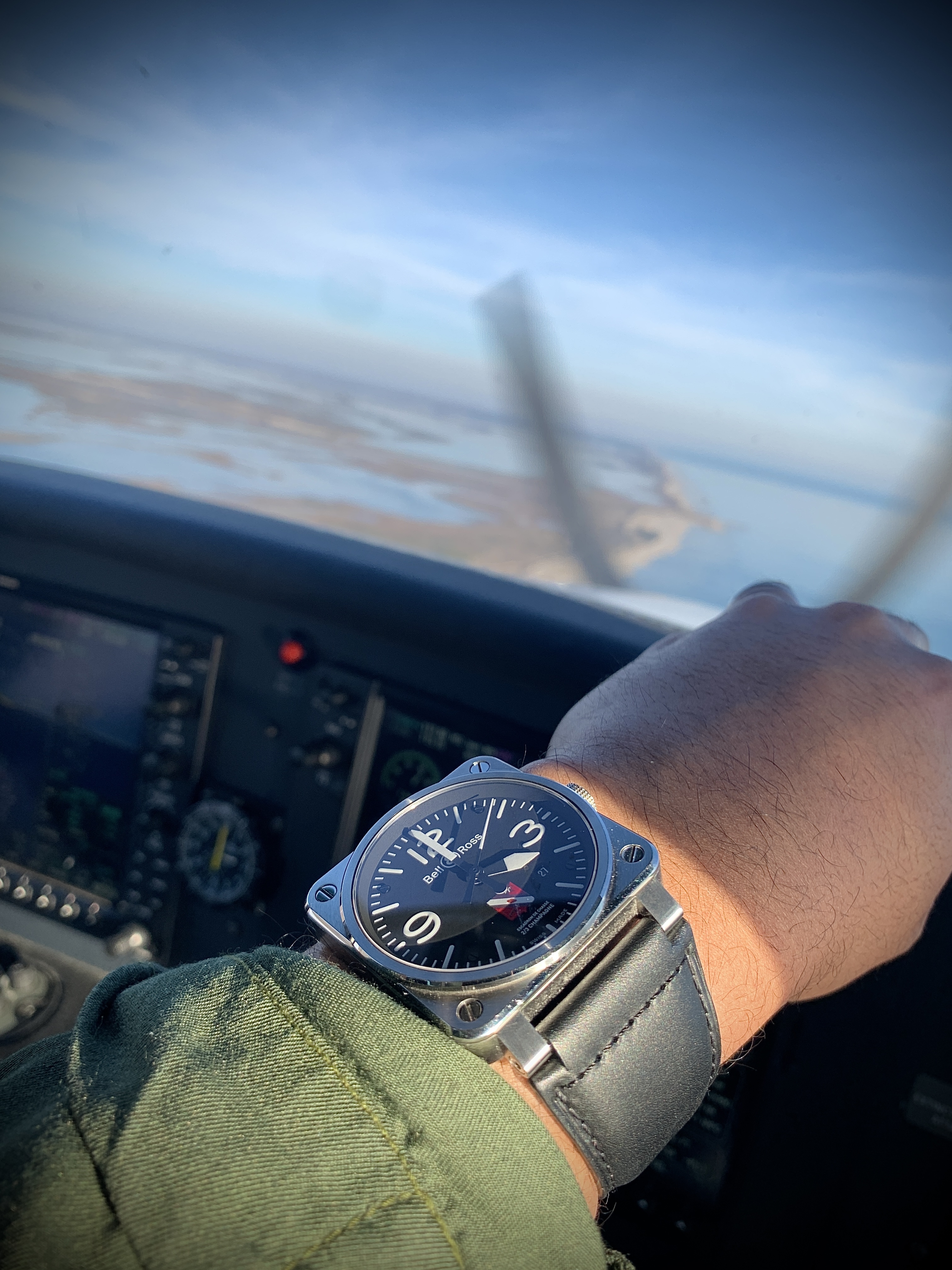 thORISday - Feu de vos montres d'aviateur, ou inspirées du monde aéronautique - Page 24 Frto