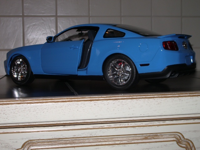 Mustang SHELBY GT500 de 2010 de chez revell au 1/12.  Ho72