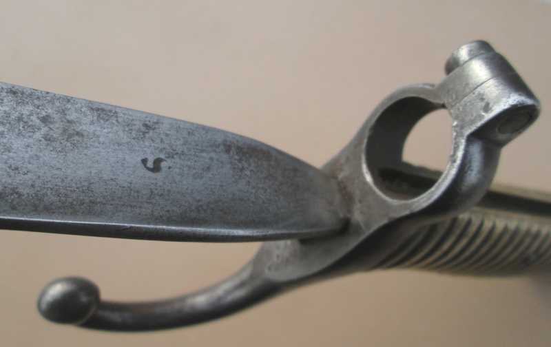 Epée-baïonnette avec lame de baïonnette à douille pour les Remington de la Défense Nationale 1870   Nns5