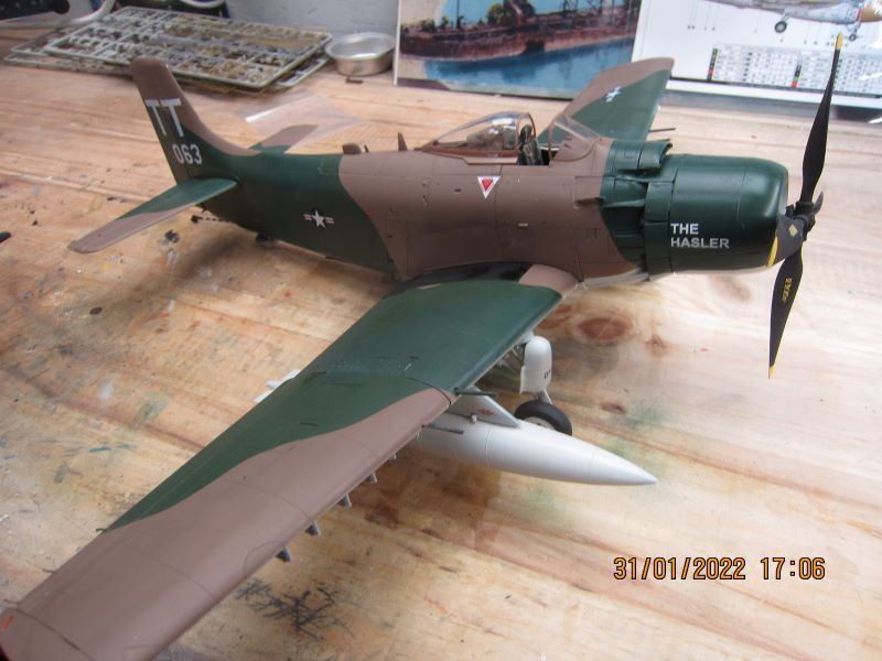 Douglas A-1J Skyraider [Zoukei-Mura 1/32°] de 0582..574 Richard 7s1v