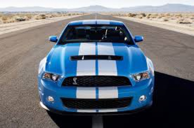 Mustang SHELBY GT500 de 2010 de chez revell au 1/12.  9v0g