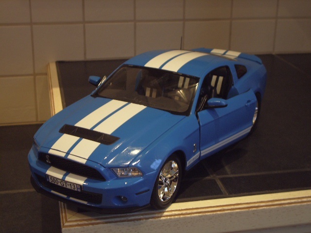 Mustang SHELBY GT500 de 2010 de chez revell au 1/12.  Ld6q