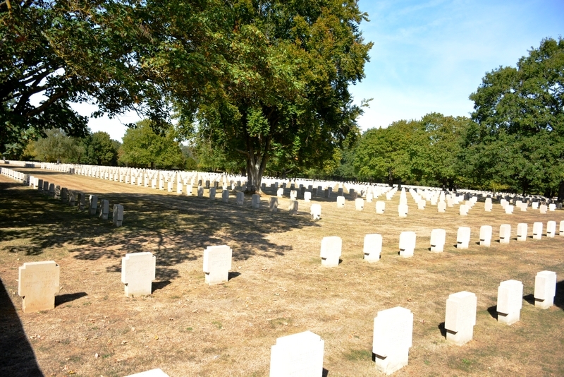 Deutscher Soldatenfriedhof Champigny Saint Andre (2. WK) Nryv