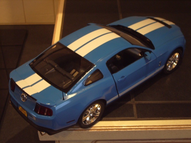 Mustang SHELBY GT500 de 2010 de chez revell au 1/12.  Ocx9