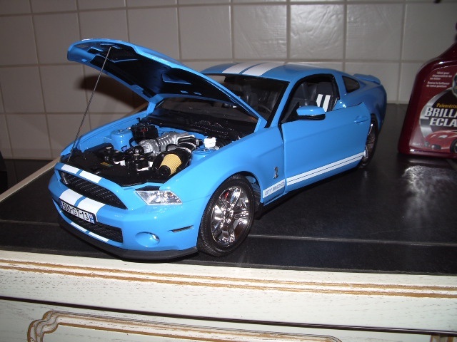 Mustang SHELBY GT500 de 2010 de chez revell au 1/12.  U0qd