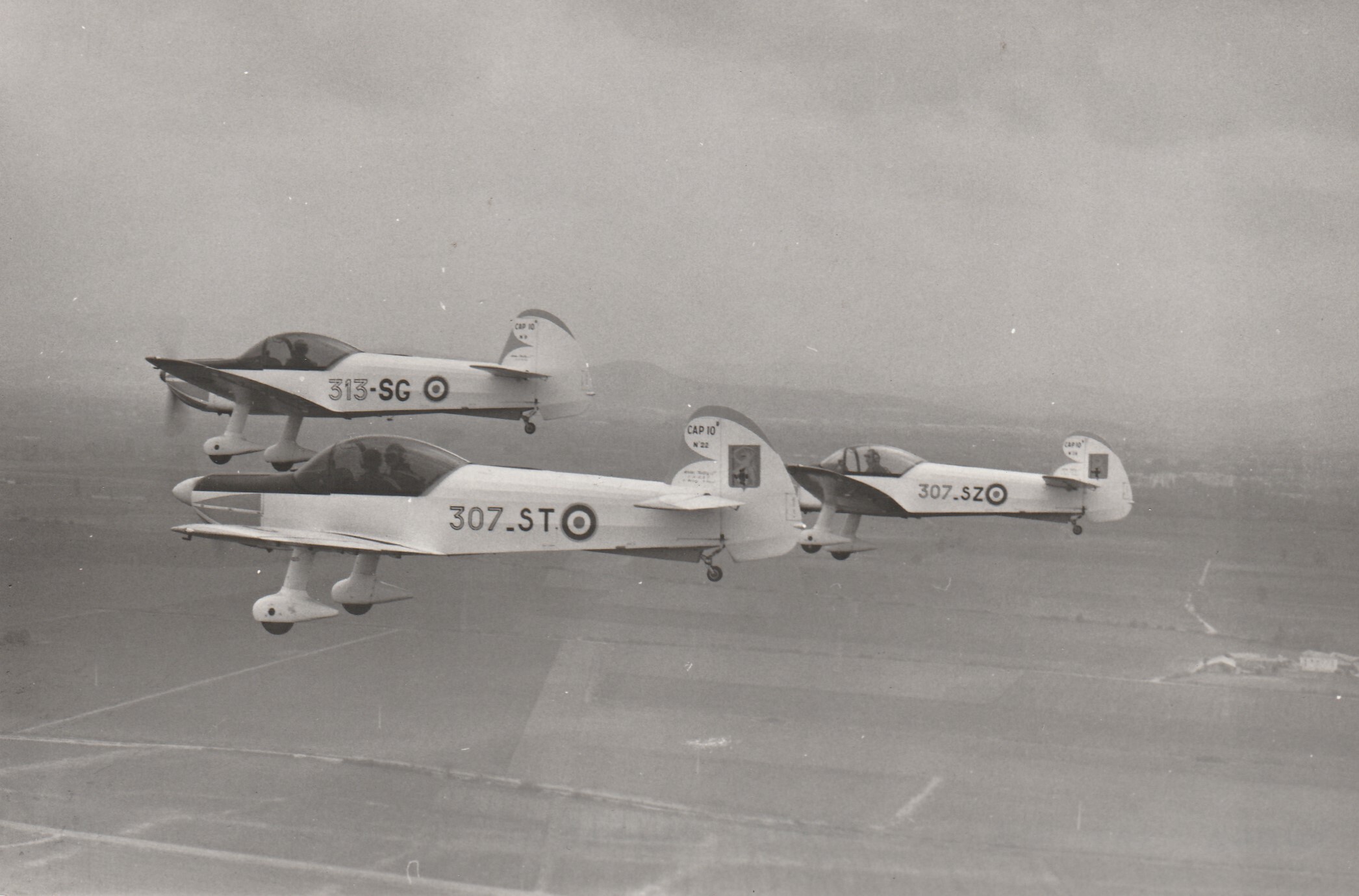 [ Concours "Avions Ecole" ] Mudry CAP 10B Armée de l'Air - L'Arsenal - 1/72.  0kqz