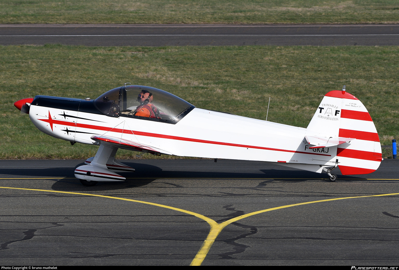 [ Concours "Avions Ecole" ] Mudry CAP 10B Armée de l'Air - L'Arsenal - 1/72.  3eqm