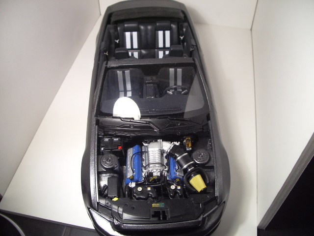 ford mustang GT 500 convertible de 2010 de chez revell au 1/12.  Cf4s