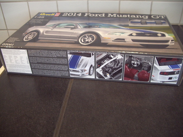 mustang GT 2014 de chez revell au 1/25 Dsia