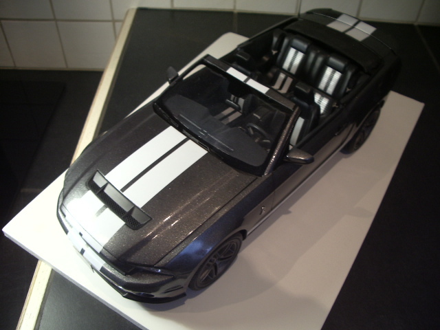 ford mustang GT 500 convertible de 2010 de chez revell au 1/12.  Jew8